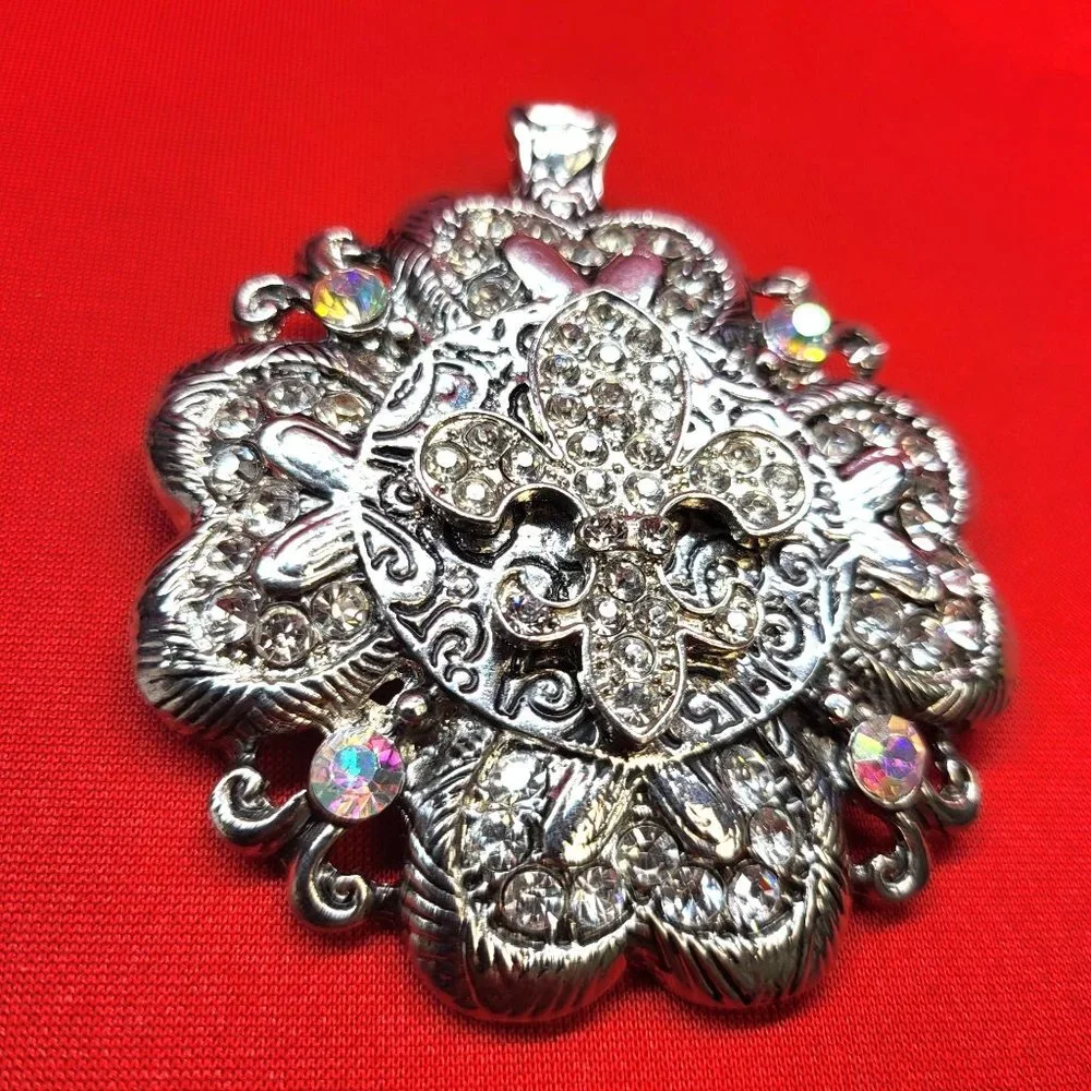 Fleur-de-lis Crystal Rhinestones Pendant